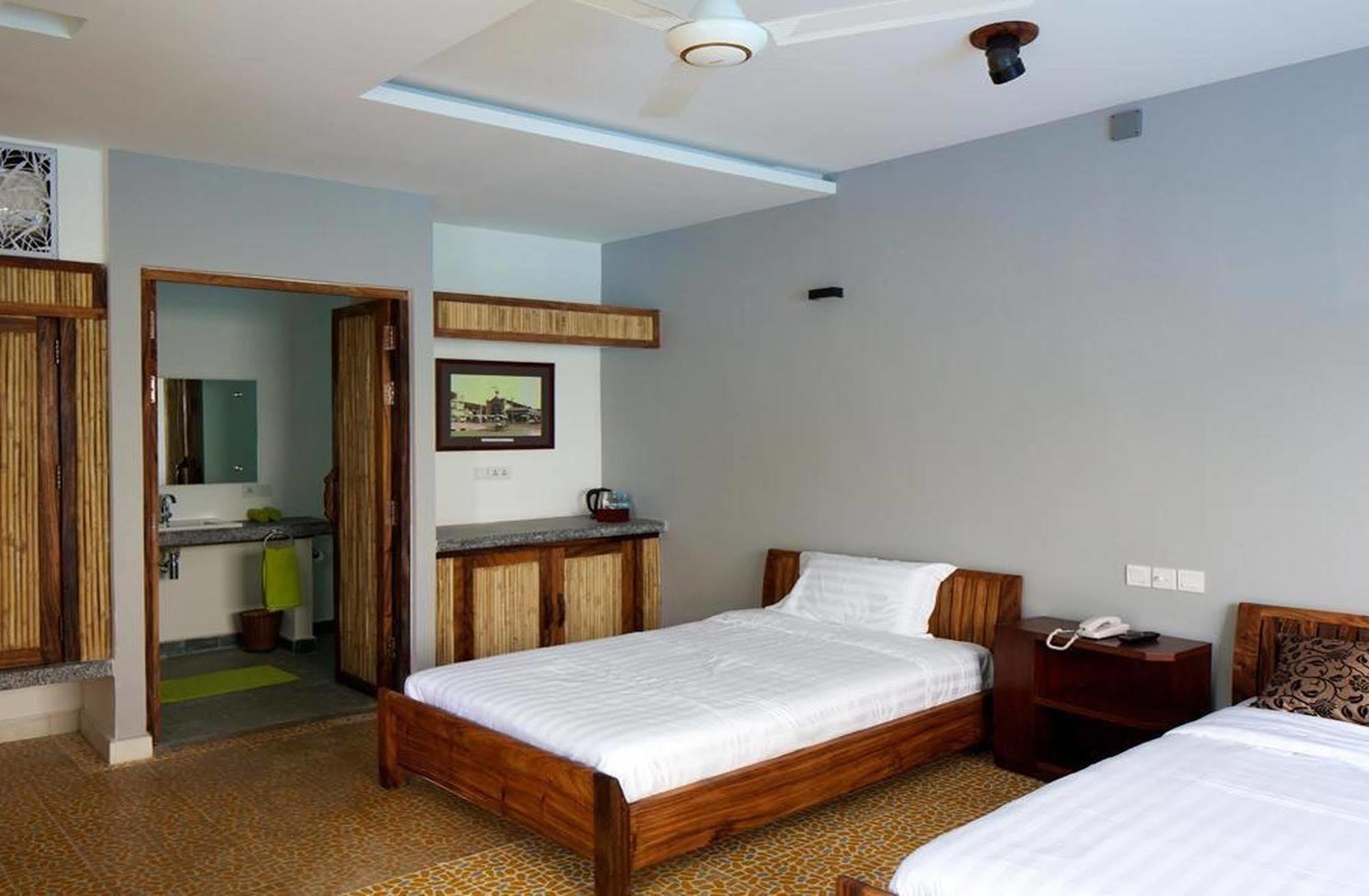 The Sangkum Hotel Phnom Pen Exterior foto